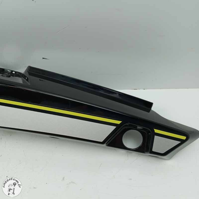 Demi coque arrière droit  CF moto 800 mt 2025 - Cassetom - Nos pieces motos