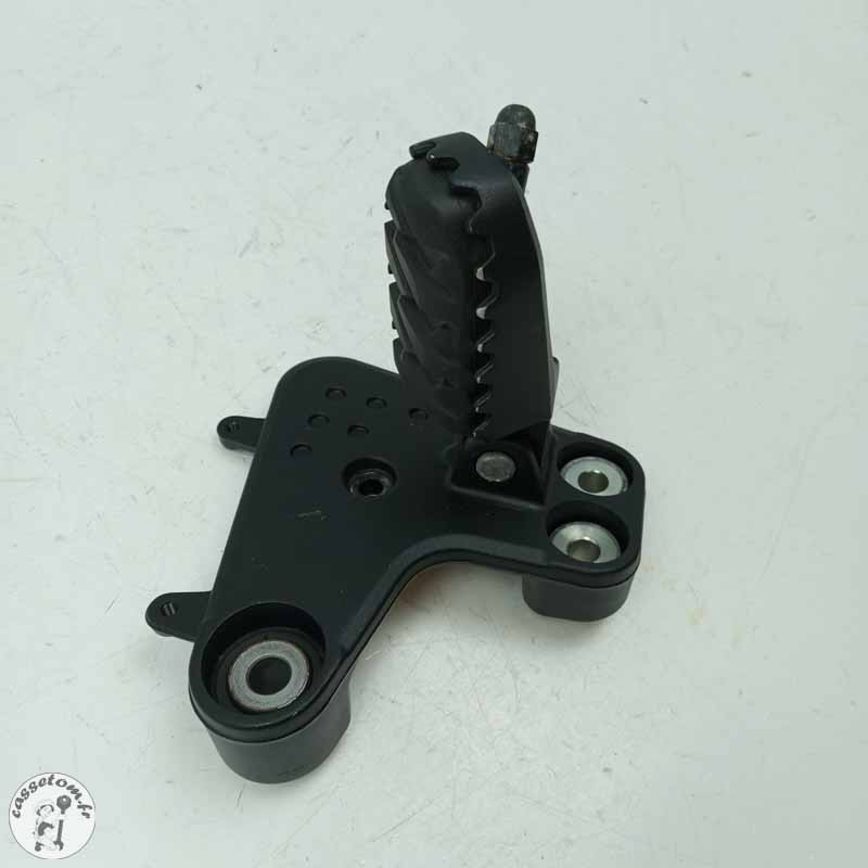 Platine avant gauche avec repose pied  CF moto 800 mt 2025 - Cassetom - Nos pieces motos