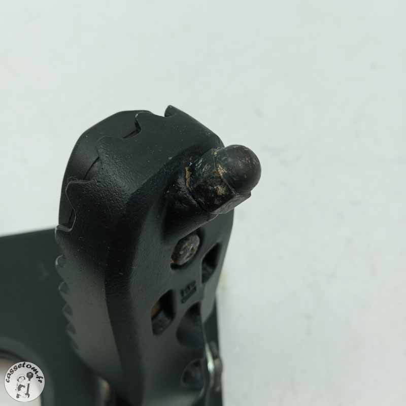 Platine avant gauche avec repose pied  CF moto 800 mt 2025 - Cassetom - Nos pieces motos