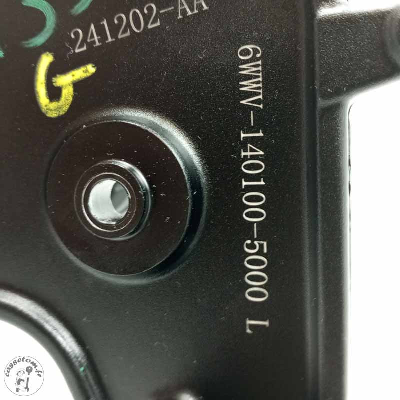 Platine avant gauche avec repose pied  CF moto 800 mt 2025 - Cassetom - Nos pieces motos