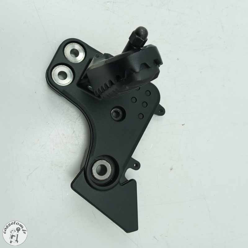 Platine avant droit avec repose pied  CF moto 800 mt 2025 - Cassetom - Nos pieces motos
