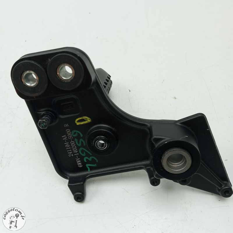 Platine avant droit avec repose pied  CF moto 800 mt 2025 - Cassetom - Nos pieces motos