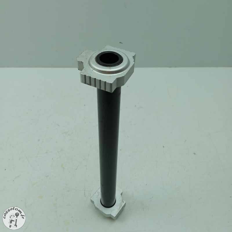 Axe de roue arrière  CF moto 800 mt 2025 - Cassetom - Nos pieces motos