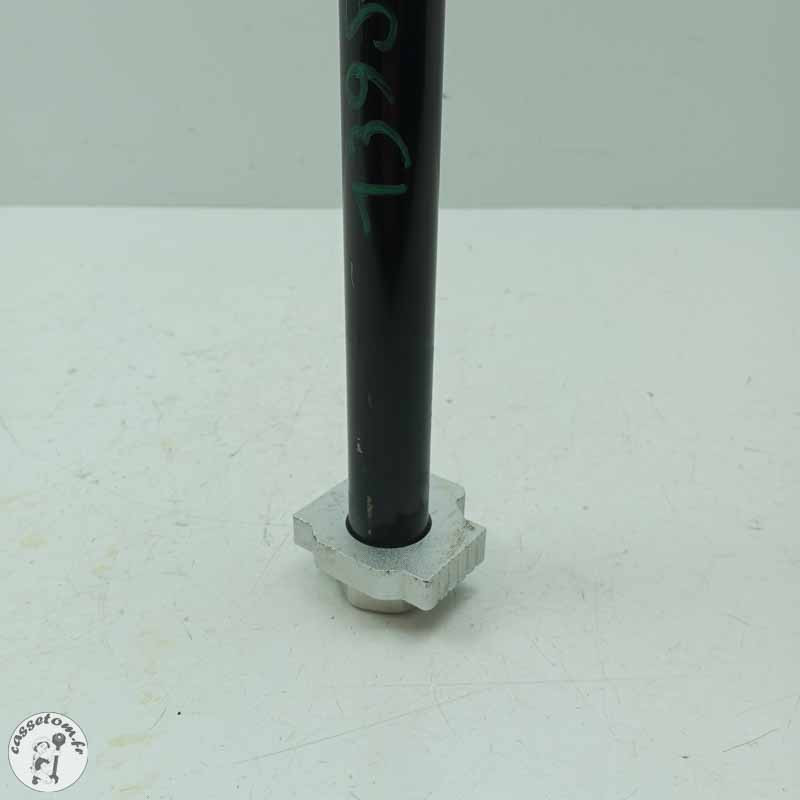 Axe de roue arrière  CF moto 800 mt 2025 - Cassetom - Nos pieces motos