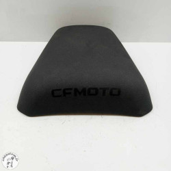 Selle passager + trousse à outils CF moto 800 mt 2025 - Cassetom - Nos pieces motos