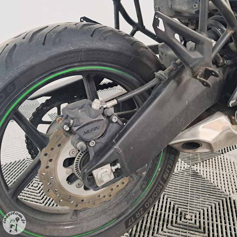 KAWASAKI VERS650 649 2024 accidentée - La Casse de l Oncle Tom
