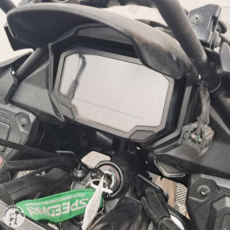 KAWASAKI VERS650 649 2024 accidentée - La Casse de l Oncle Tom