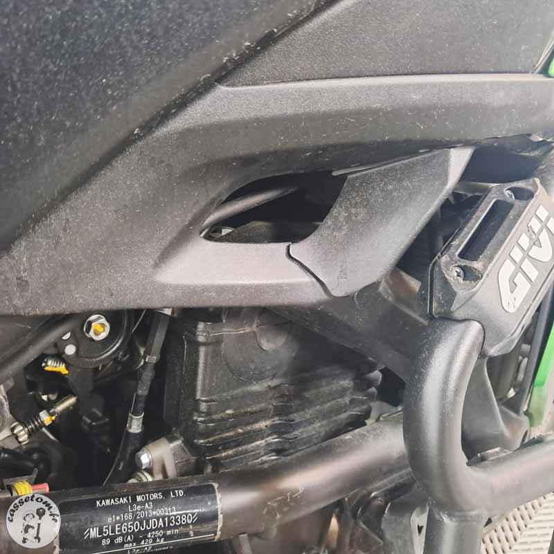 KAWASAKI VERS650 649 2024 accidentée - La Casse de l Oncle Tom