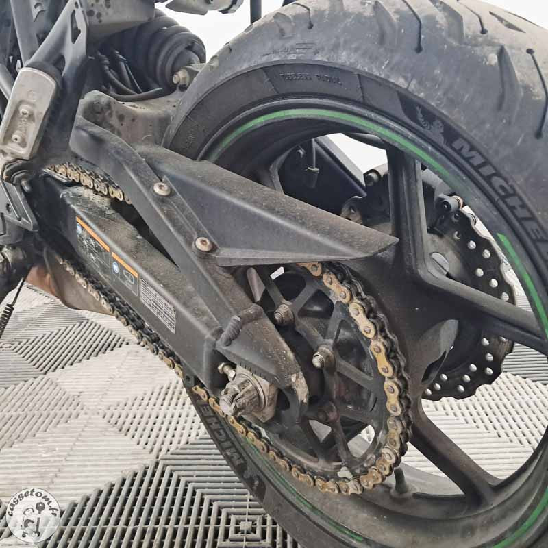 KAWASAKI VERS650 649 2024 accidentée - La Casse de l Oncle Tom