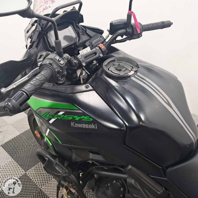 KAWASAKI VERS650 649 2024 accidentée - La Casse de l Oncle Tom