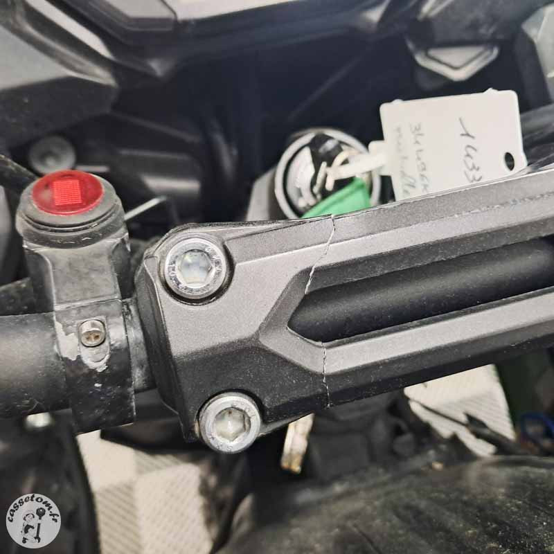 KAWASAKI VERS650 649 2024 accidentée - La Casse de l Oncle Tom
