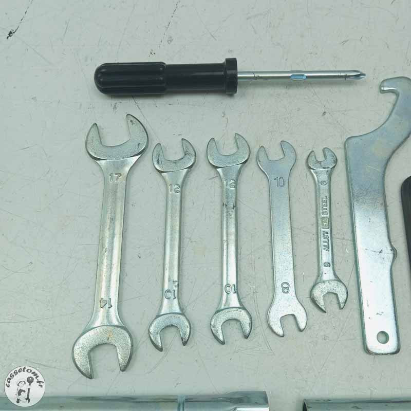 Trousse à outil  Yamaha  800 FZ8 2014 - Cassetom - Nos pieces motos