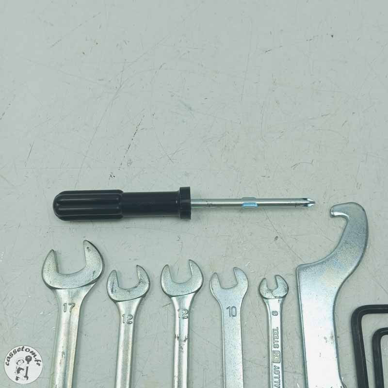 Trousse à outil  Yamaha  800 FZ8 2014 - Cassetom - Nos pieces motos