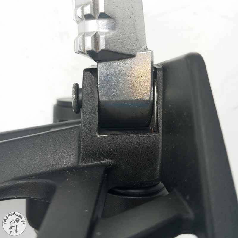 Platine repose pied arrière droite  Yamaha  800 FZ8 2014 - Cassetom - Nos pieces motos