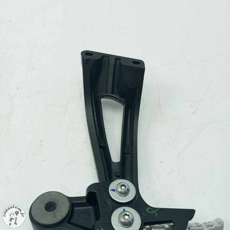Platine repose pied arrière droite  Yamaha  800 FZ8 2014 - Cassetom - Nos pieces motos