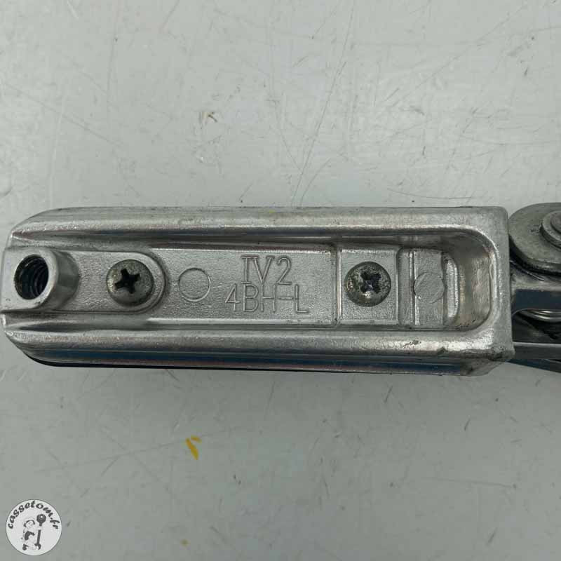 Repose pied avant droit  Yamaha  800 FZ8 2014 - Cassetom - Nos pieces motos