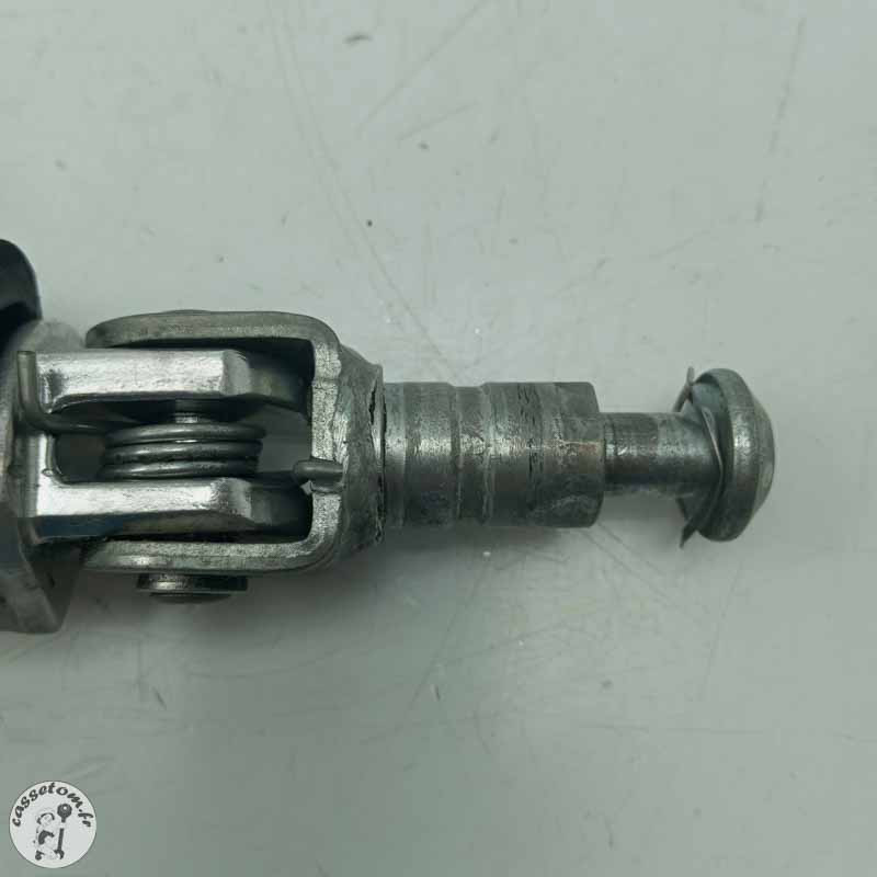 Repose pied avant droit  Yamaha  800 FZ8 2014 - Cassetom - Nos pieces motos