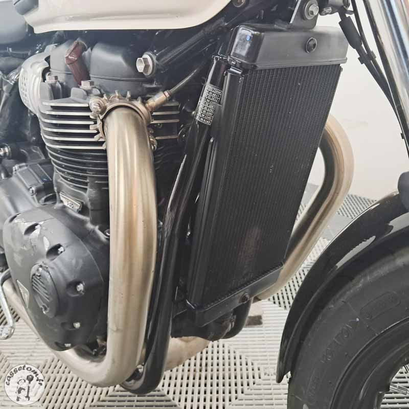 TRIUMPH BONN.T100 900 2023 accidentée - La Casse de l Oncle Tom