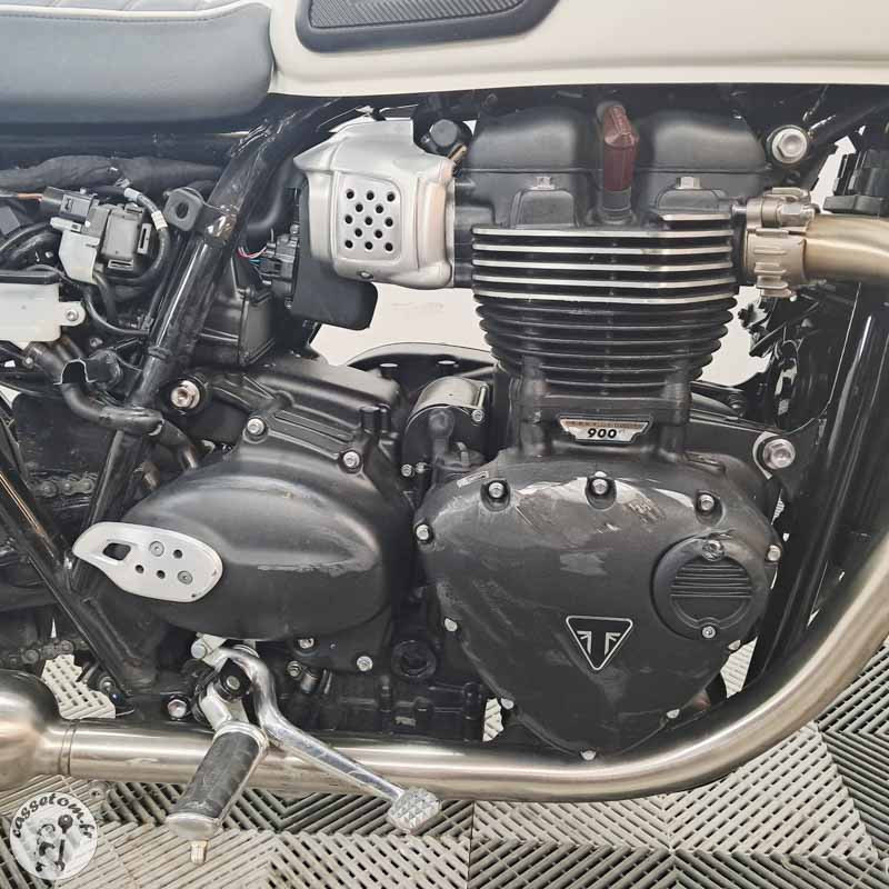 TRIUMPH BONN.T100 900 2023 accidentée - La Casse de l Oncle Tom