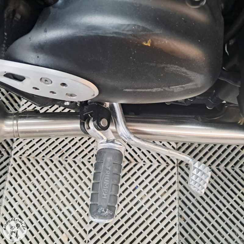TRIUMPH BONN.T100 900 2023 accidentée - La Casse de l Oncle Tom