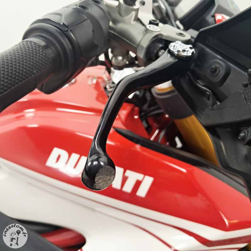 DUCATI Hypermotard 939 SP 937 2018 accidentée - La Casse Oncle Tom