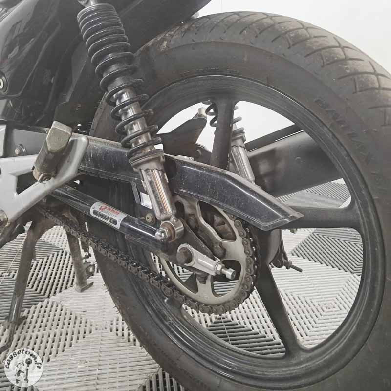 YAMAHA YBR125 124 2010 accidentée - La Casse de l Oncle Tom