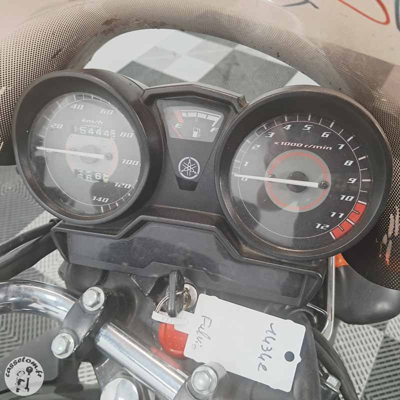 YAMAHA YBR125 124 2010 accidentée - La Casse de l Oncle Tom