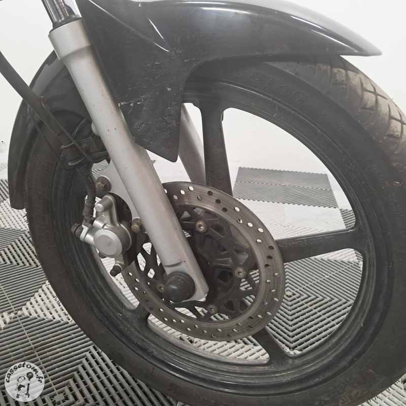 YAMAHA YBR125 124 2010 accidentée - La Casse de l Oncle Tom