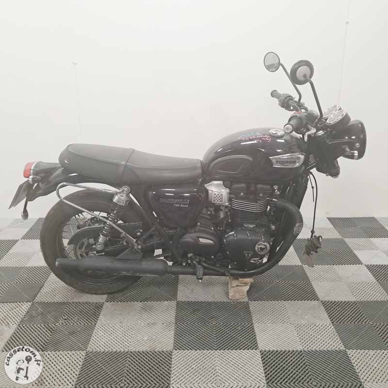 Triumph Bonneville T100 900 2017 accidentee - La Casse de l Oncle Tom