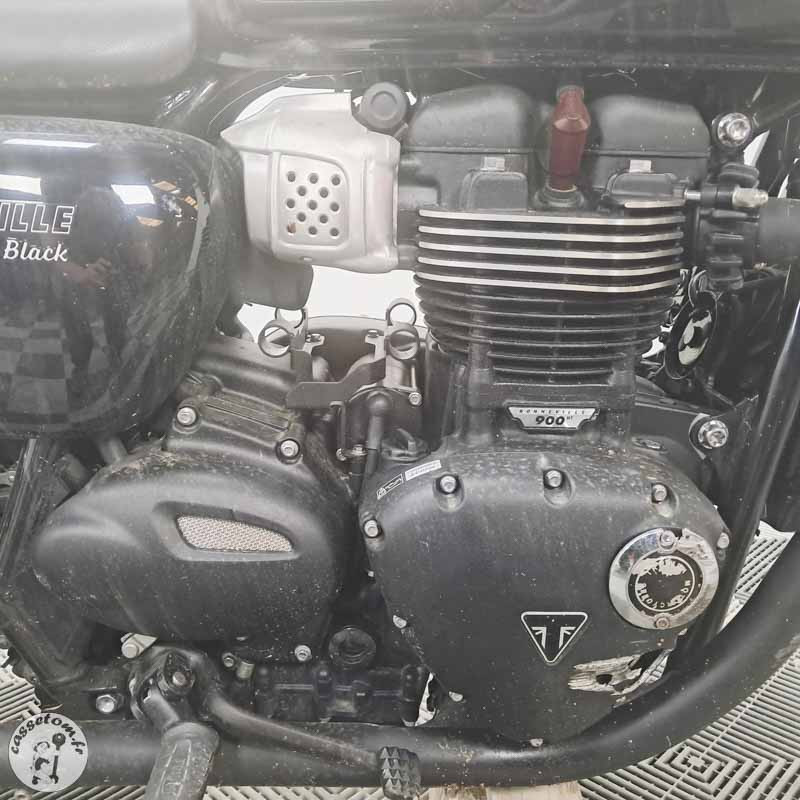 Triumph Bonneville T100 900 2017 accidentee - La Casse de l Oncle Tom