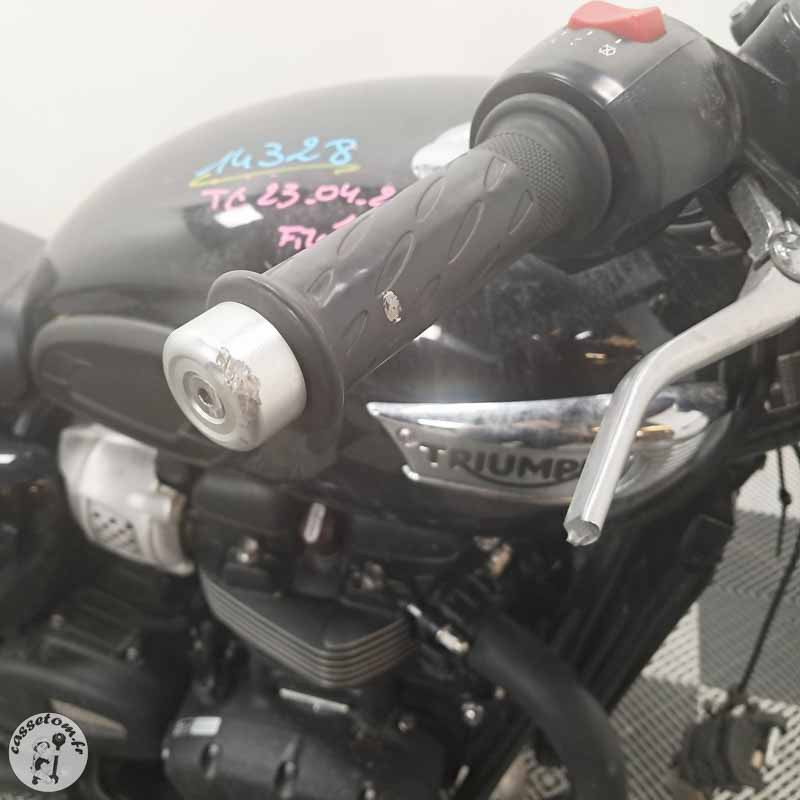 Triumph Bonneville T100 900 2017 accidentee - La Casse de l Oncle Tom