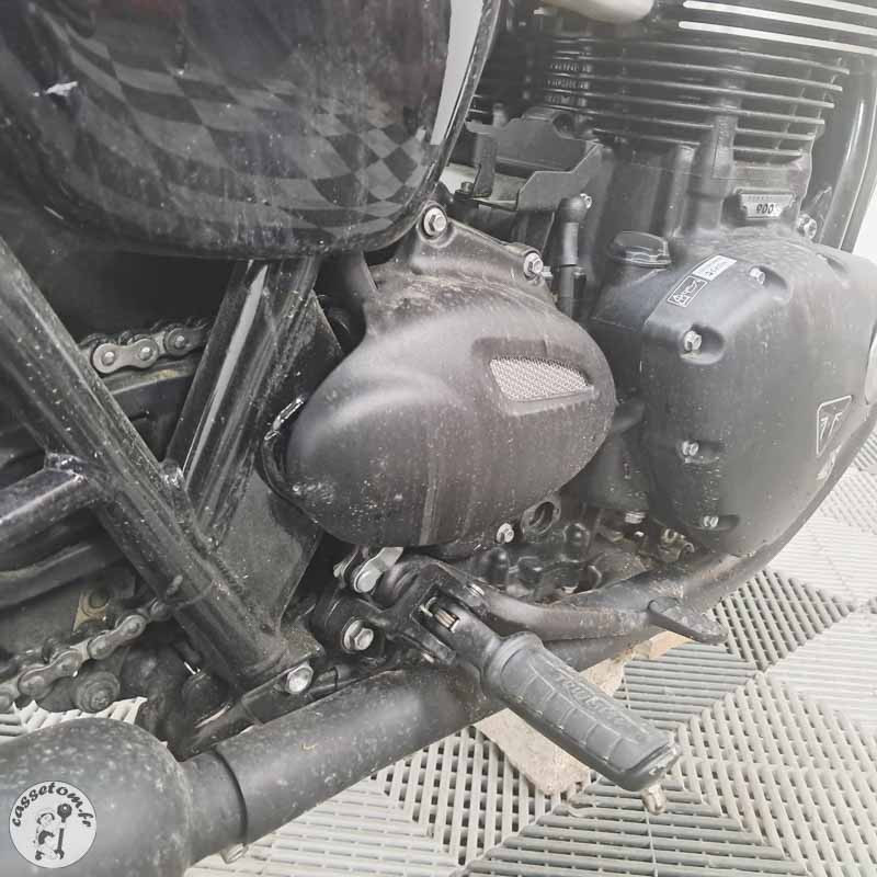 Triumph Bonneville T100 900 2017 accidentee - La Casse de l Oncle Tom