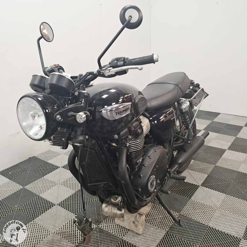 Triumph Bonneville T100 900 2017 accidentee - La Casse de l Oncle Tom