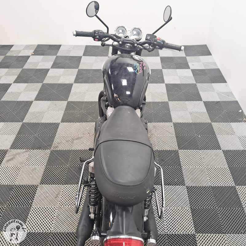 Triumph Bonneville T100 900 2017 accidentee - La Casse de l Oncle Tom