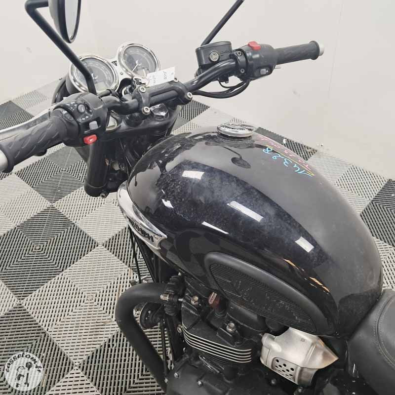 Triumph Bonneville T100 900 2017 accidentee - La Casse de l Oncle Tom