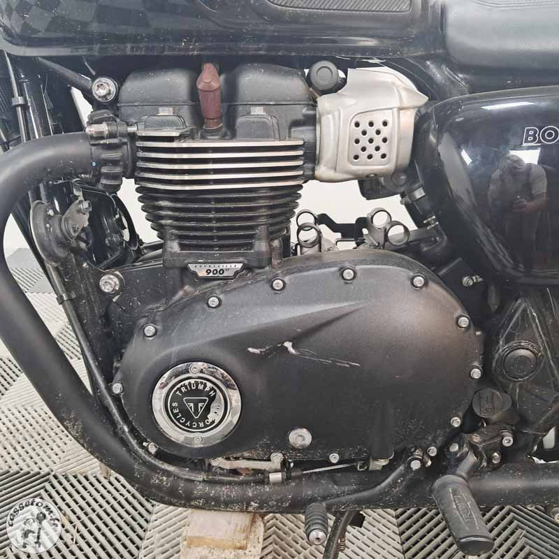 Triumph Bonneville T100 900 2017 accidentee - La Casse de l Oncle Tom