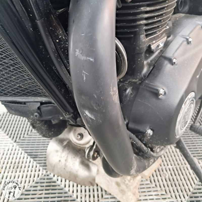 Triumph Bonneville T100 900 2017 accidentee - La Casse de l Oncle Tom