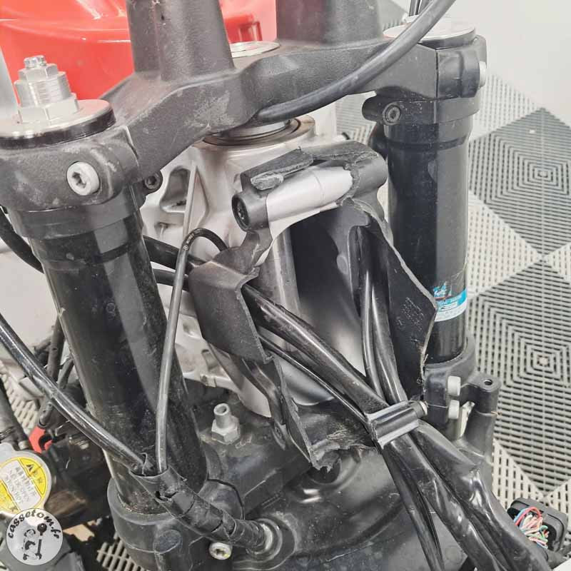 APRILIA TUONO 660 2022 accidentée - La Casse de l Oncle Tom