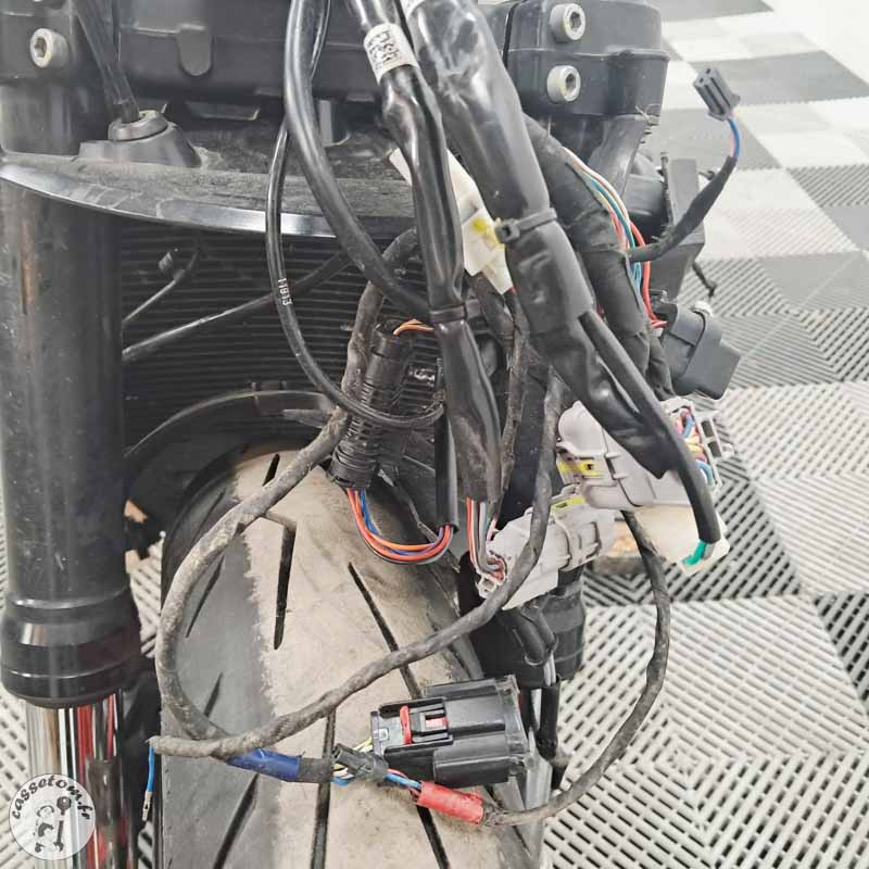 APRILIA TUONO 660 2022 accidentée - La Casse de l Oncle Tom