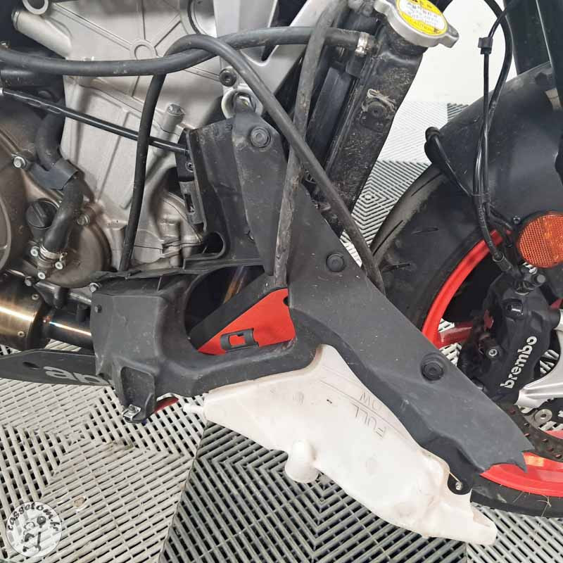 APRILIA TUONO 660 2022 accidentée - La Casse de l Oncle Tom