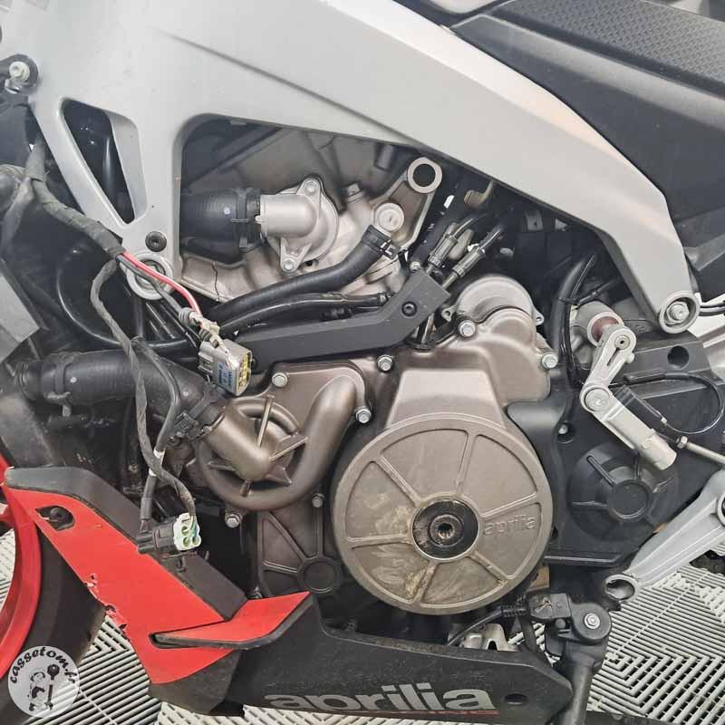 APRILIA TUONO 660 2022 accidentée - La Casse de l Oncle Tom