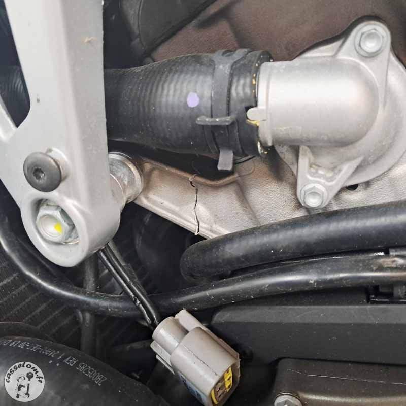 APRILIA TUONO 660 2022 accidentée - La Casse de l Oncle Tom