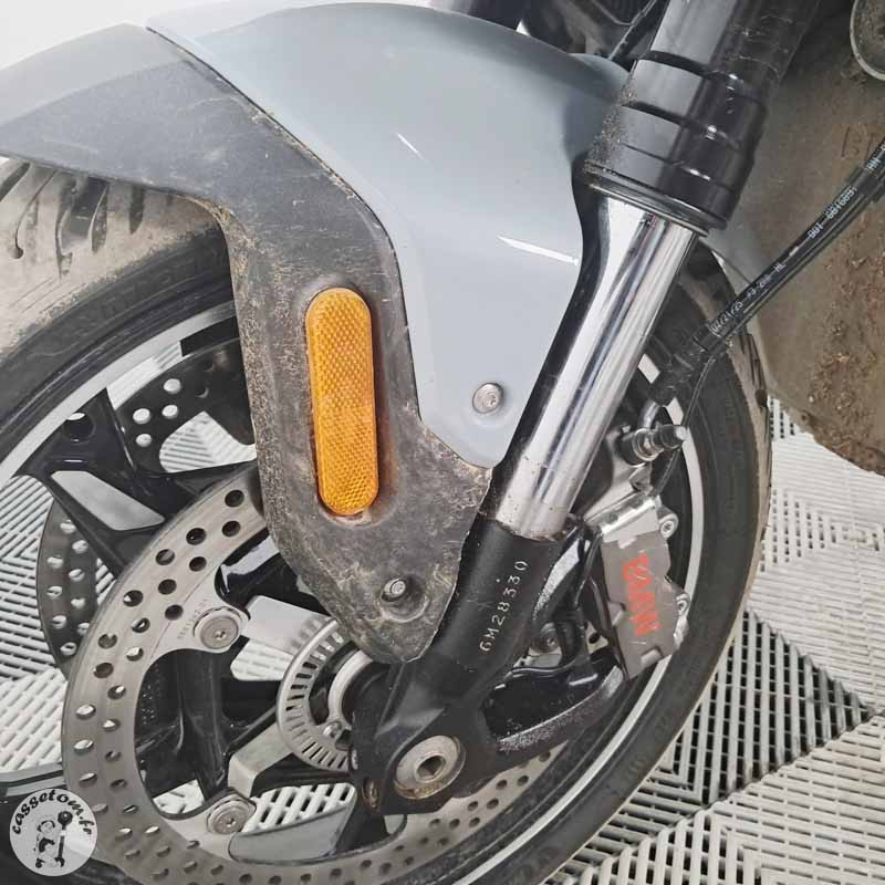 B.M.W. R1300RS 1300 2025 accidentée - La Casse de l Oncle Tom