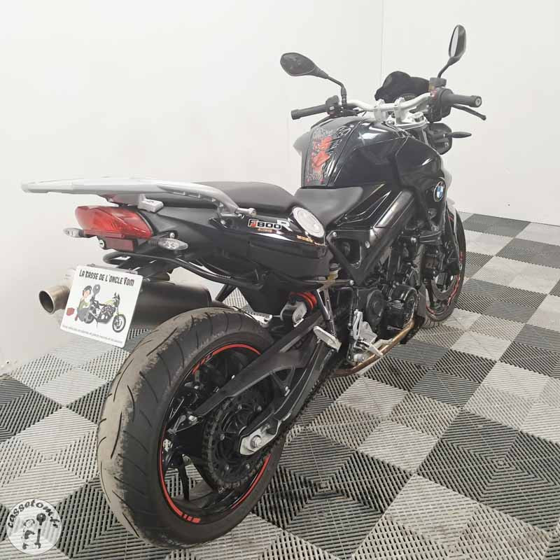 B.M.W. F800R 798 2013 accidentée - La Casse de l Oncle Tom