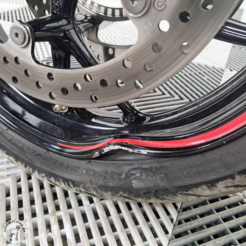 B.M.W. F800R 798 2013 accidentée - La Casse de l Oncle Tom
