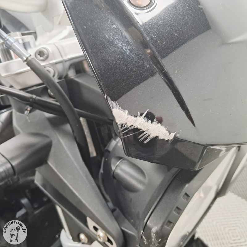 B.M.W. F800R 798 2013 accidentée - La Casse de l Oncle Tom
