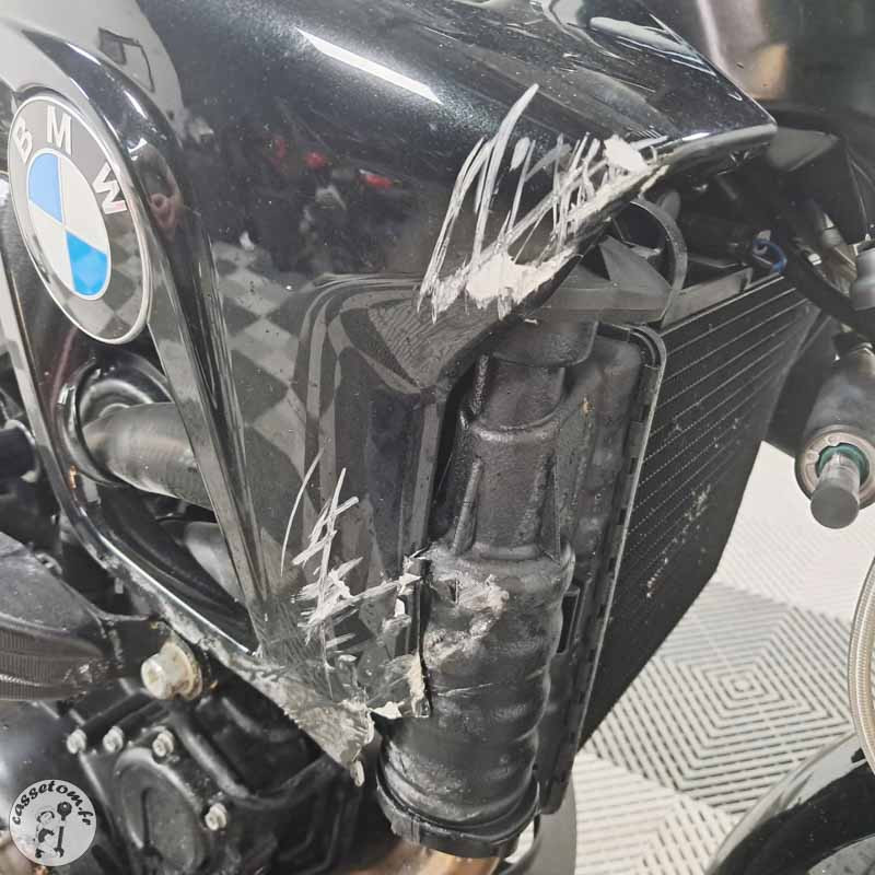 B.M.W. F800R 798 2013 accidentée - La Casse de l Oncle Tom
