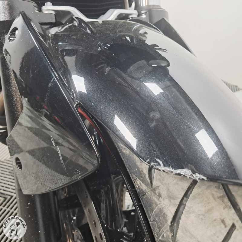 B.M.W. F800R 798 2013 accidentée - La Casse de l Oncle Tom