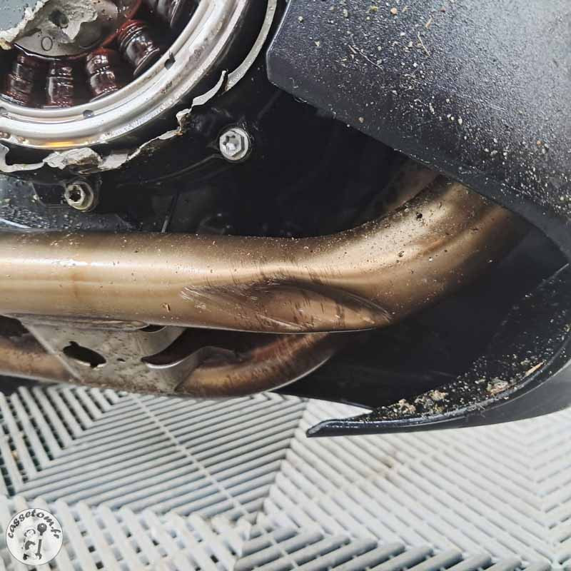B.M.W. F800R 798 2013 accidentée - La Casse de l Oncle Tom