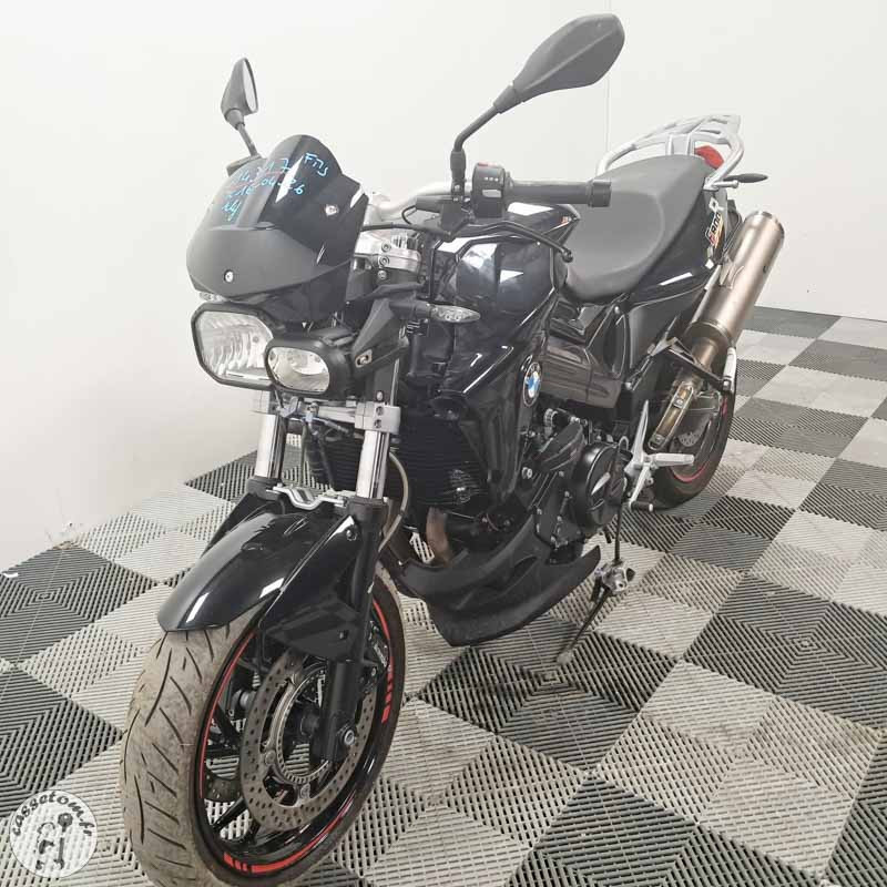 B.M.W. F800R 798 2013 accidentée - La Casse de l Oncle Tom
